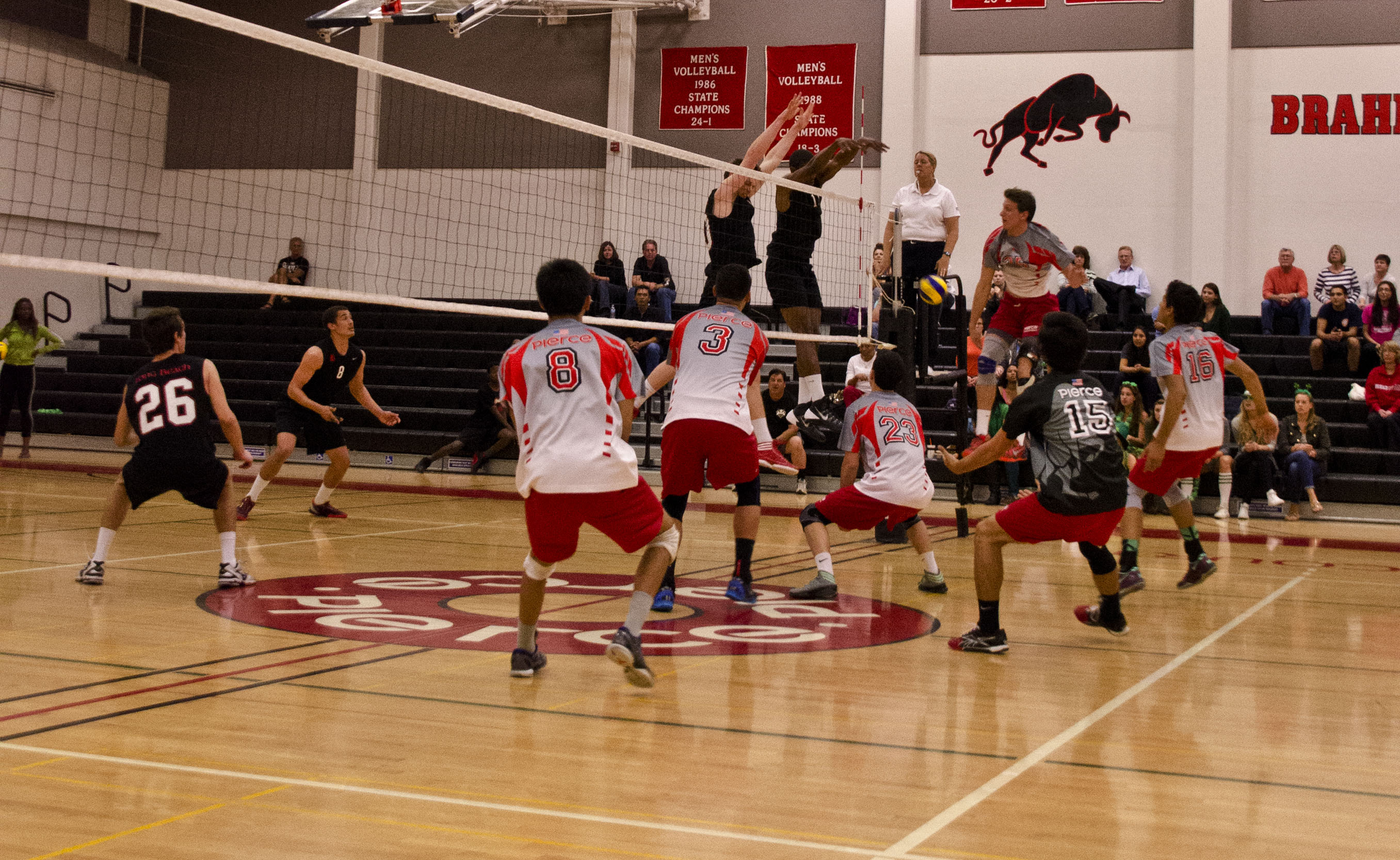 Men’s volleyball team lose in straight sets against Long Beach