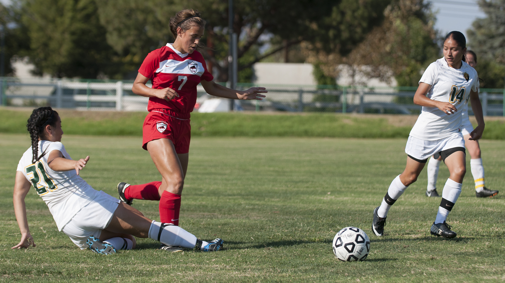 Women’s soccer team beats Valley in heated game