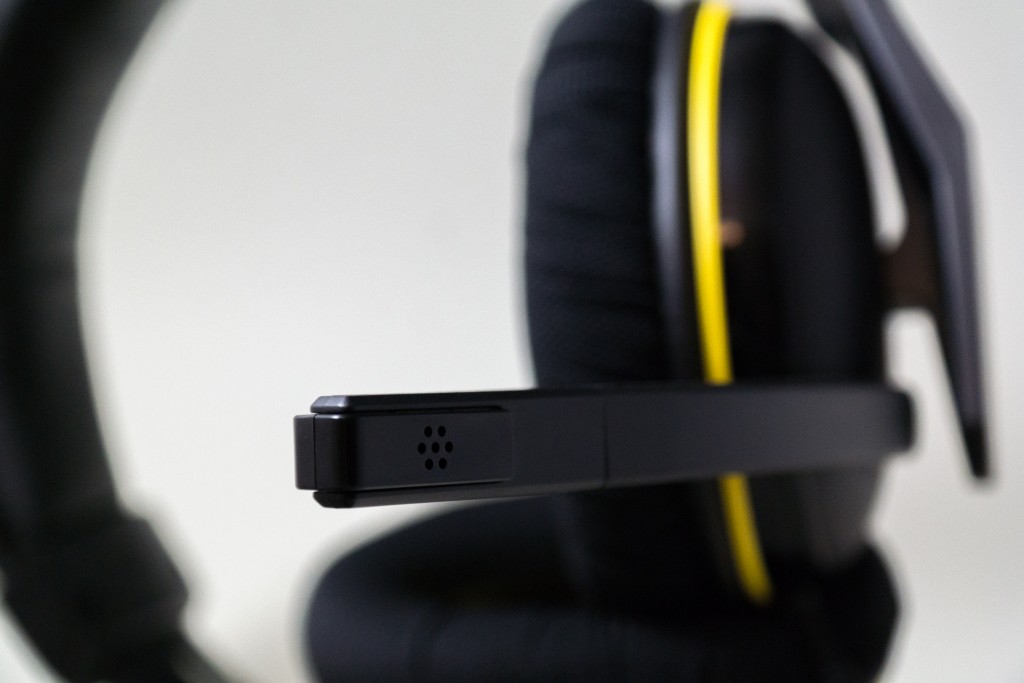 The mic on Corsair's H1500 gaming headset is movable with a flexible tip, but its sound quality is not the best. Photo by Seth Perlstein.