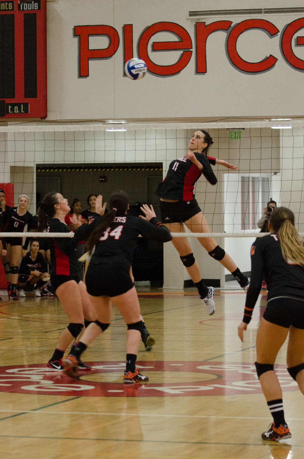 Pierce Volleyball Advances To Quarterfinals