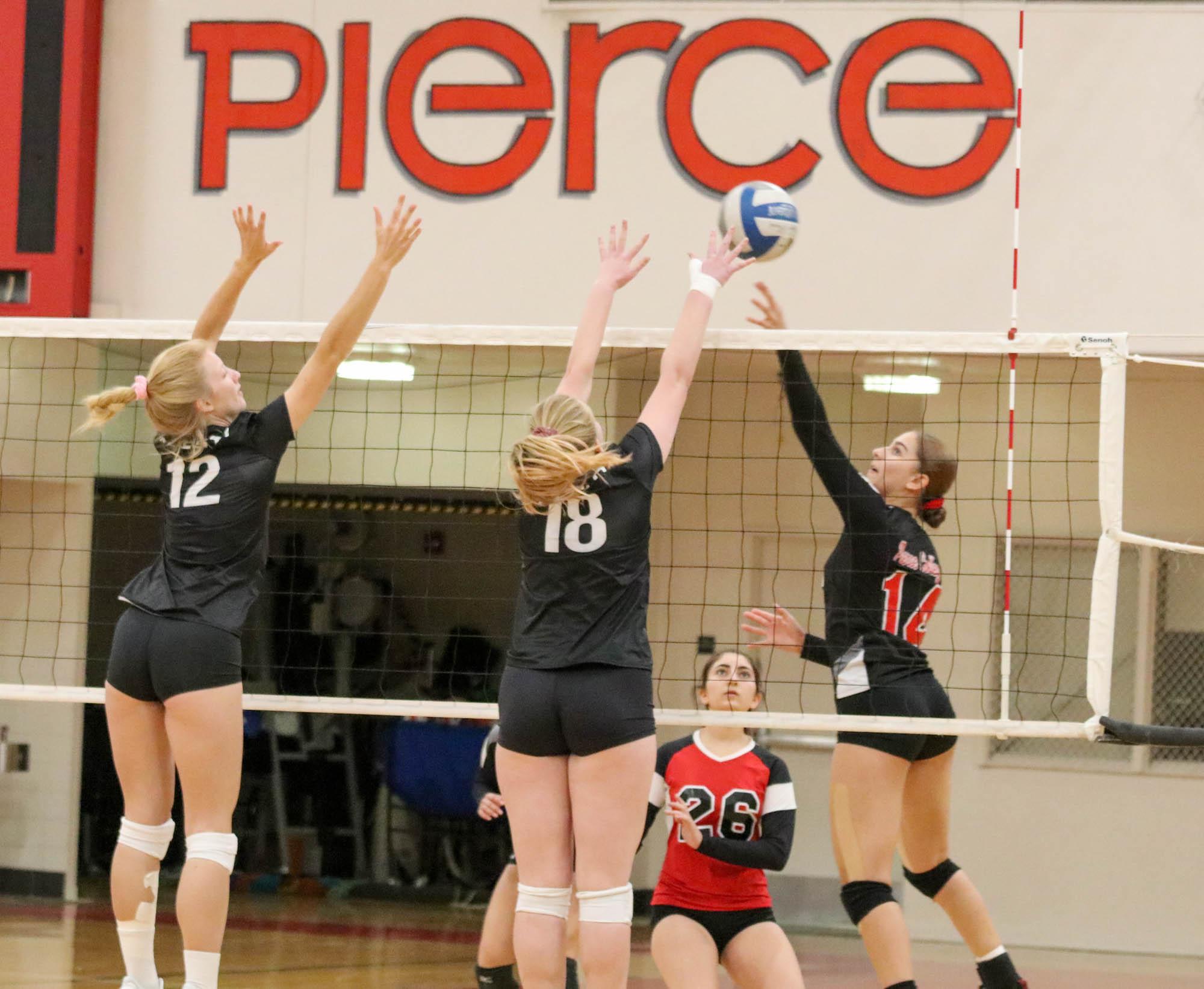 Volleyball loses close game