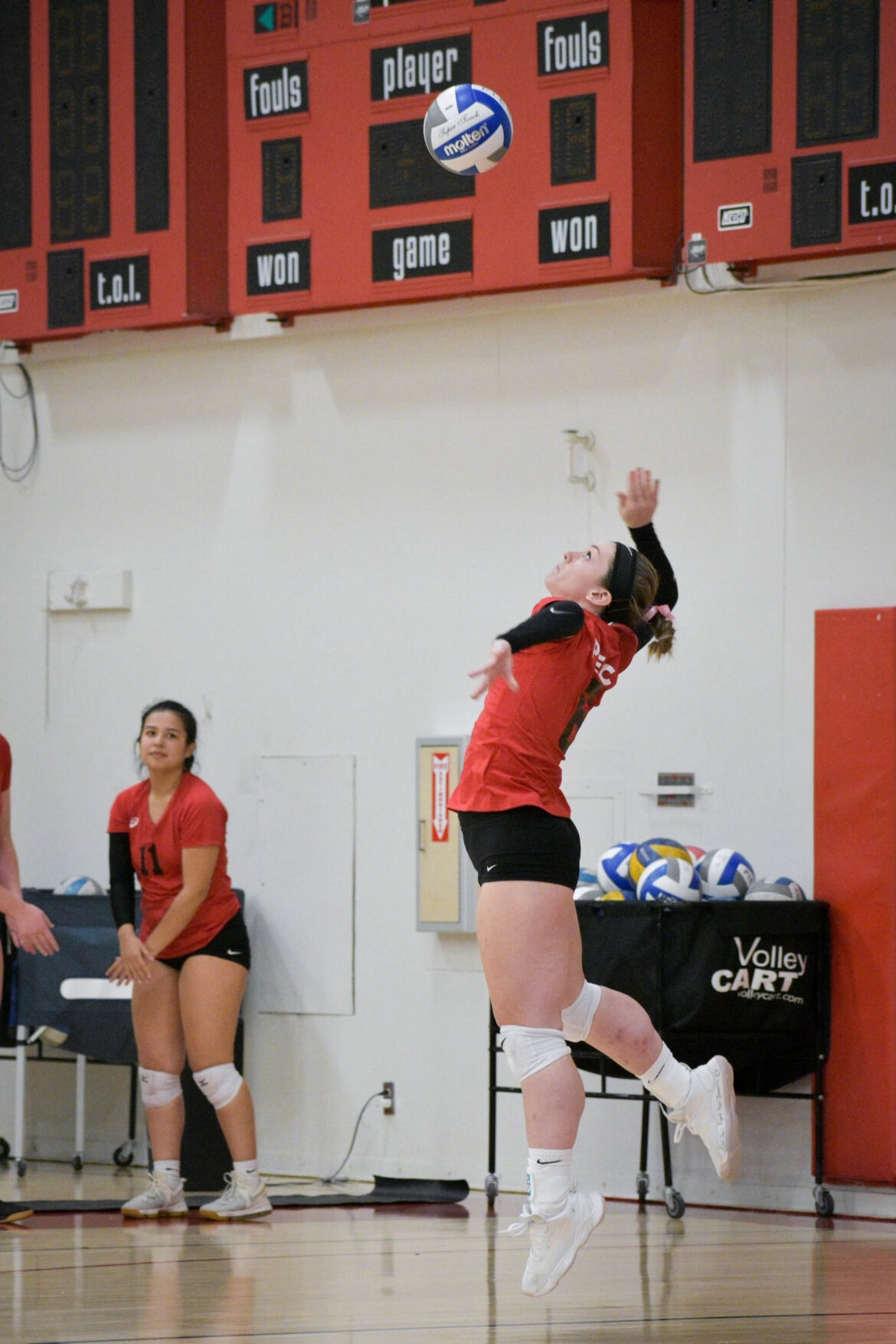 Volleyball drops game to the Vaqueros
