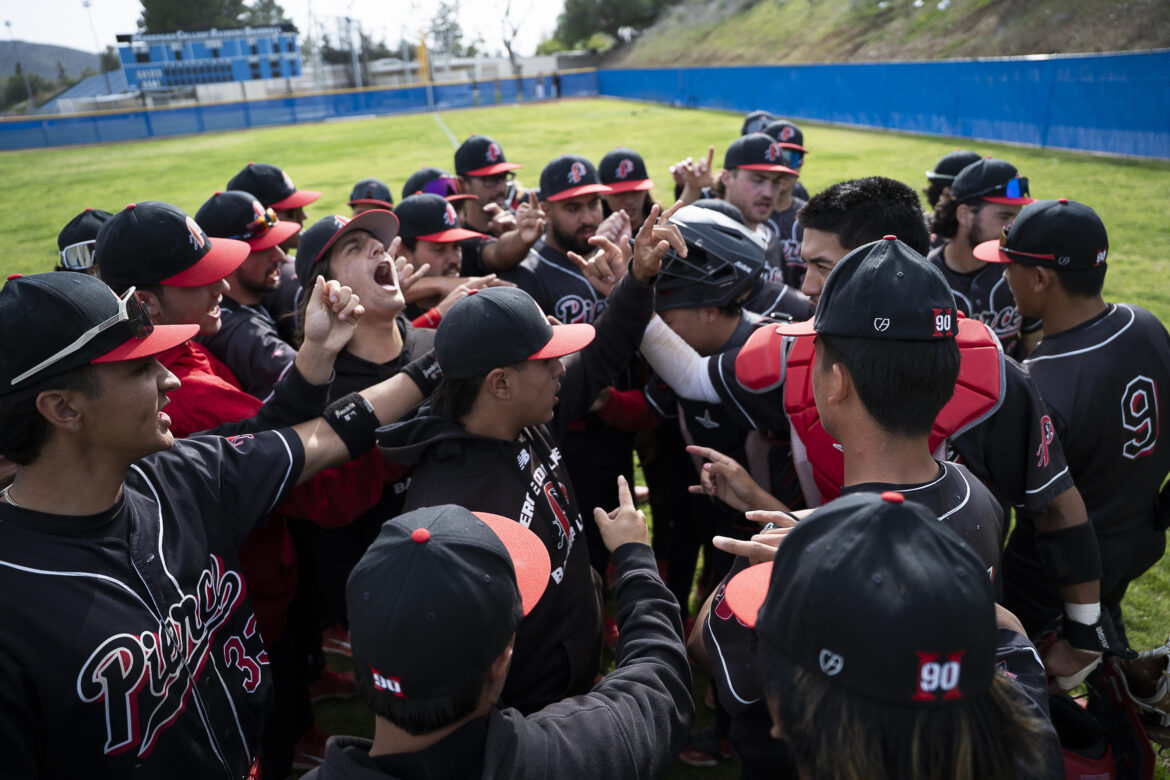 Baseball team sweeps Raiders in doubleheader